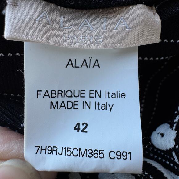 ALAÏA Black and White Striped A-line Sleeveless Dress - Picture 9 of 10